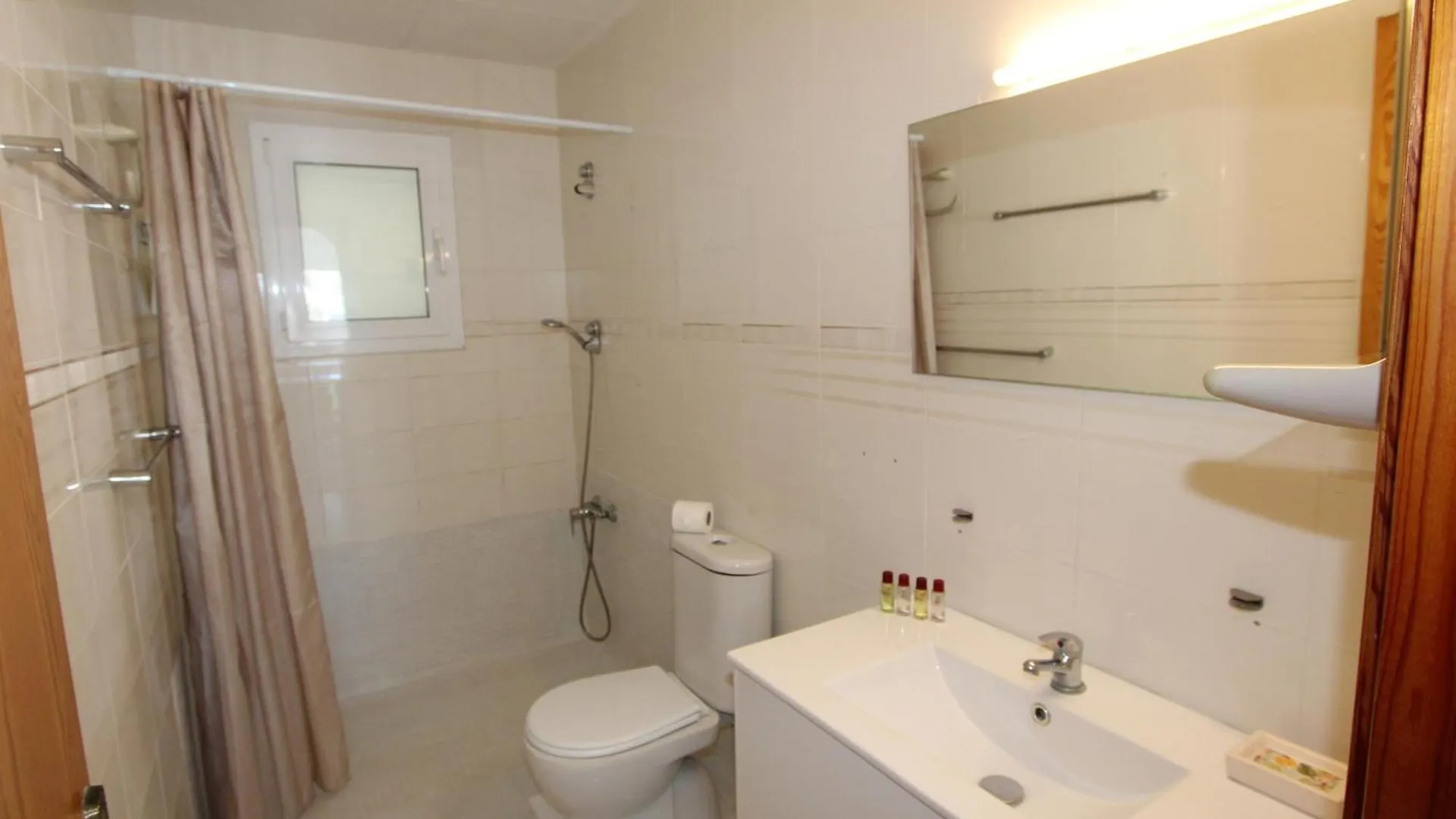 Vacaciones Perfectas Cerca Del Mar: Piscina Privada, Mascotas Bienvenidas Y Playa Para Perros. - Es-184-21 Riumar 0*,  Spain