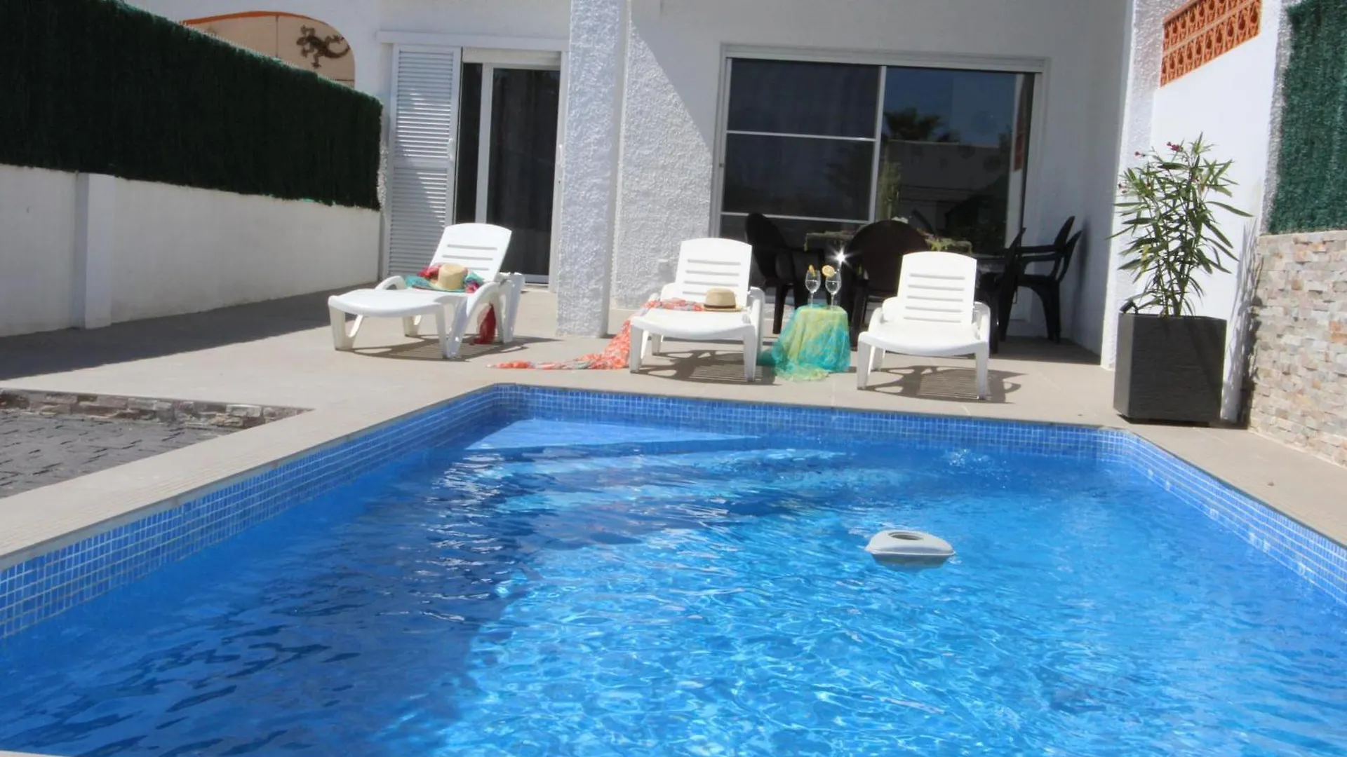 Vacaciones Perfectas Cerca Del Mar: Piscina Privada, Mascotas Bienvenidas Y Playa Para Perros. - Es-184-21 contacts